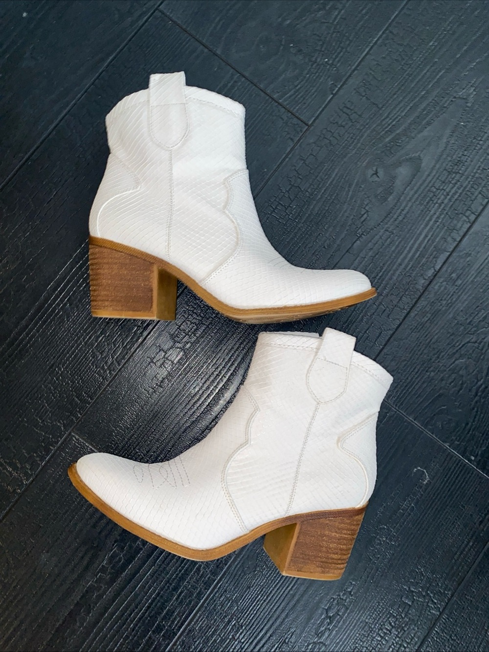 Dirty Laundry Unite White Faux Snakeskin Western Cowgirl Boots Booties Size 8